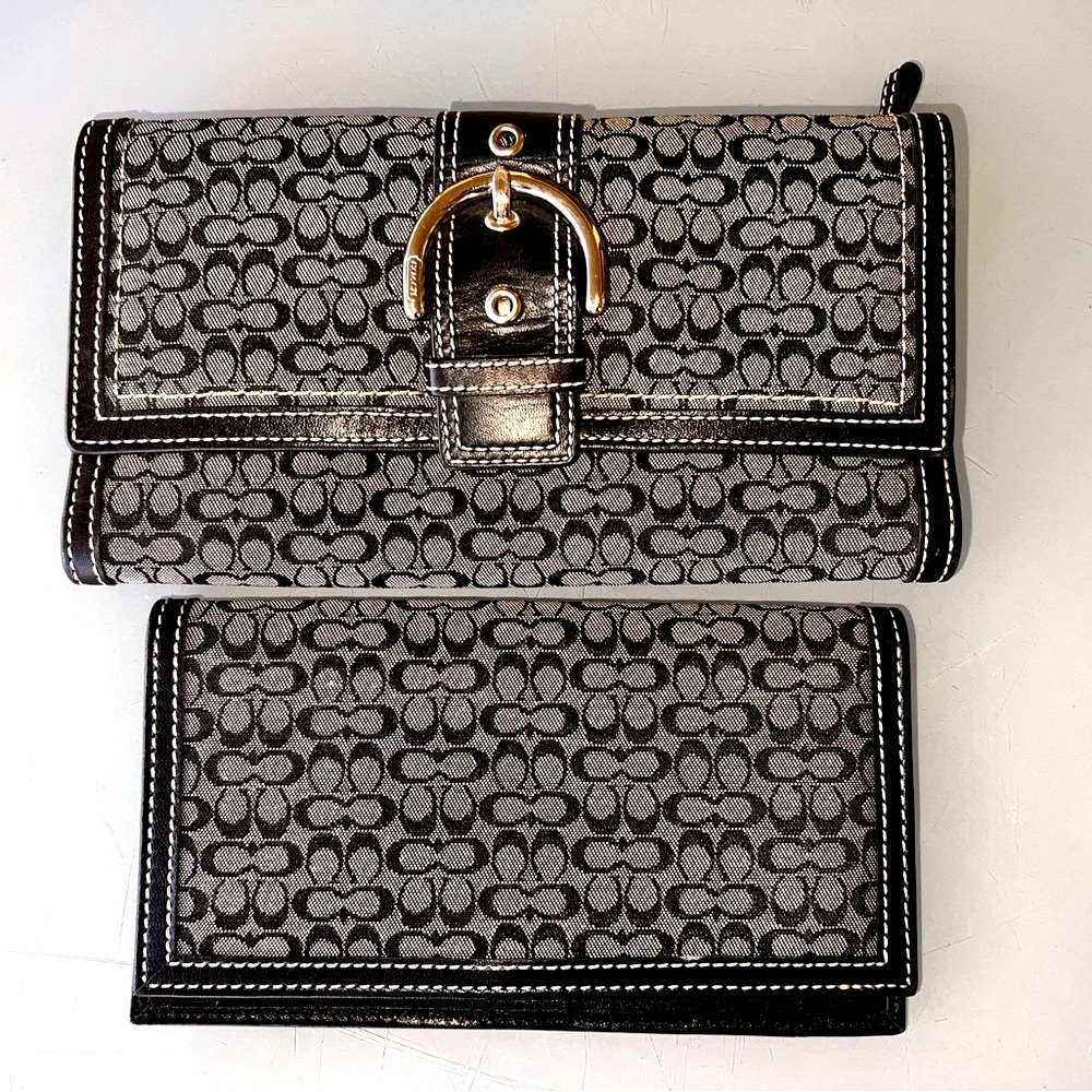 COACH Vintage Style C Logo w Leather Buckle Wallet & Matching Checkbook Cover